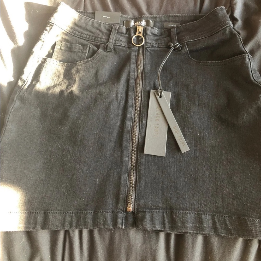 Black label zip up mini skirt